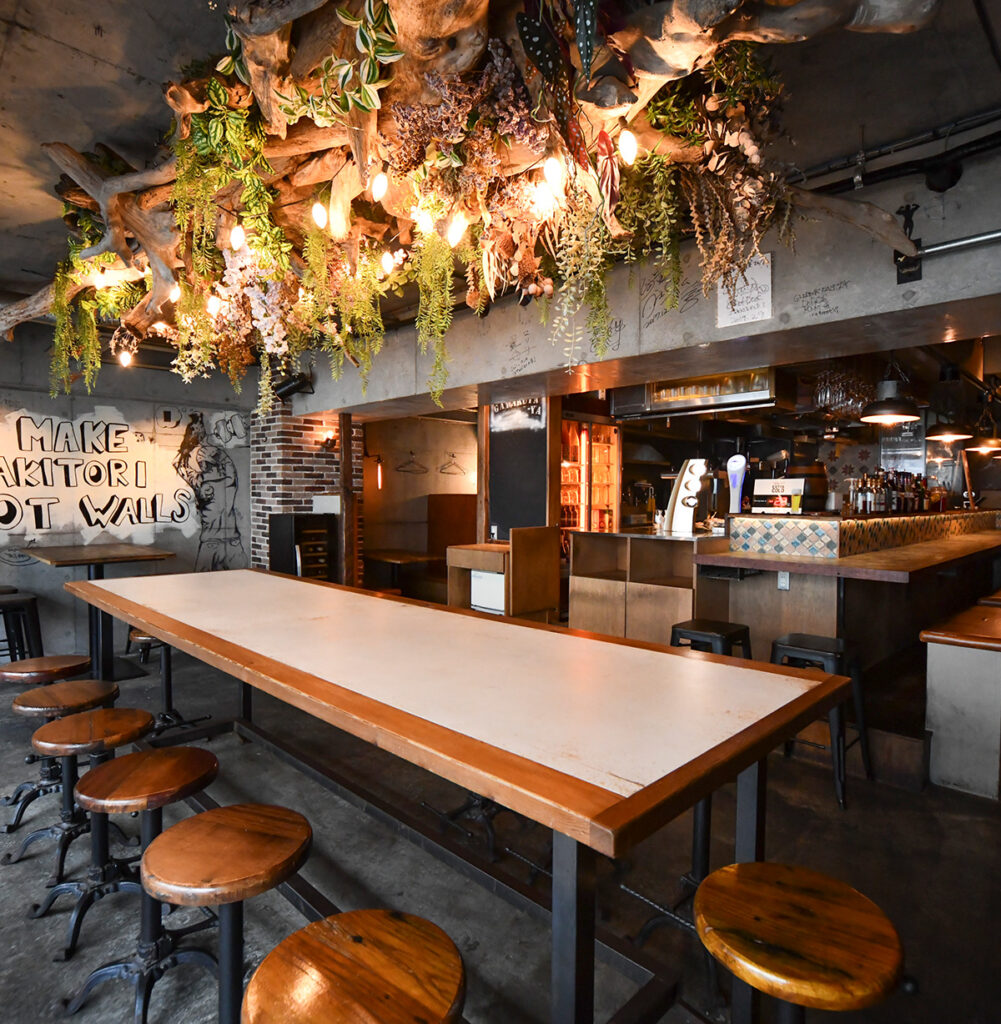 charcoal grill & bar <br>GARAKUTA-YA 我楽多家 西新宿店 | TRUSTY